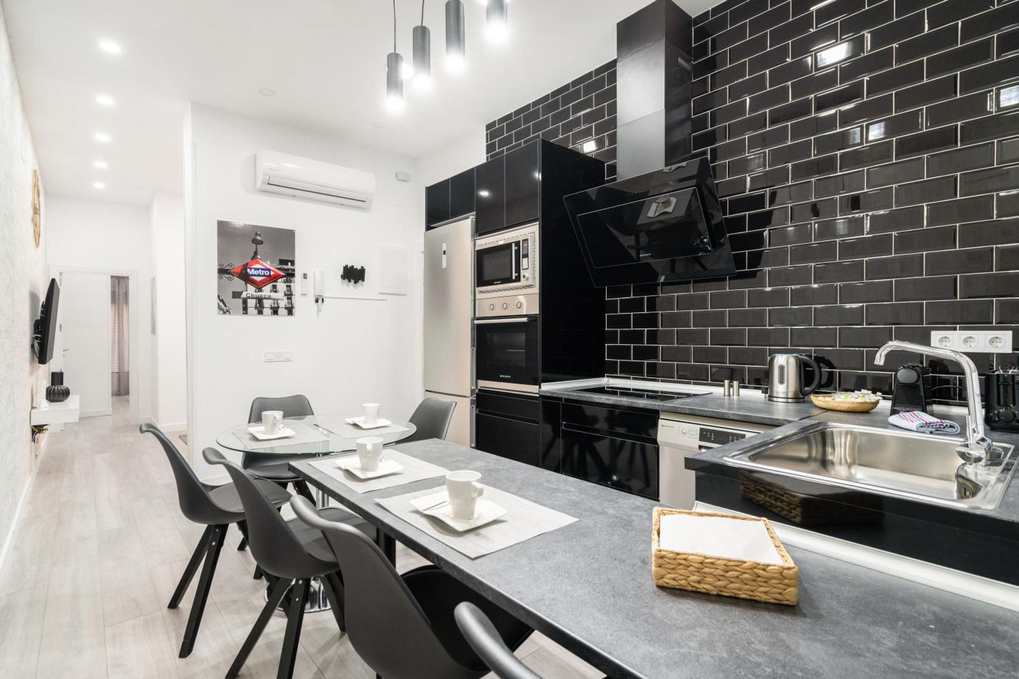 Chueca San Anton Apartment มาดริด ภายนอก รูปภาพ