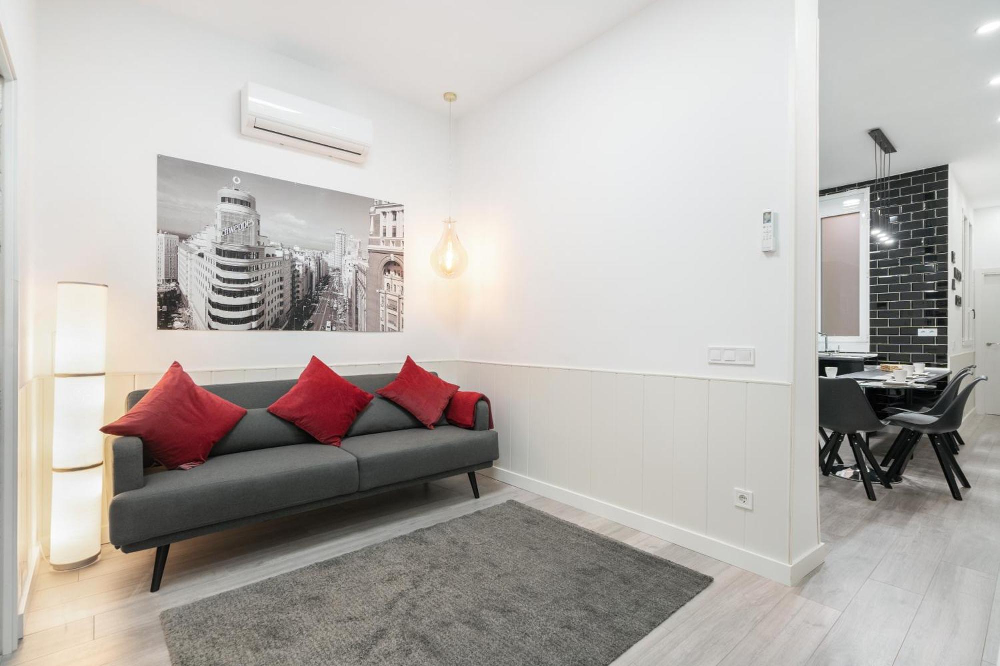 Chueca San Anton Apartment มาดริด ภายนอก รูปภาพ