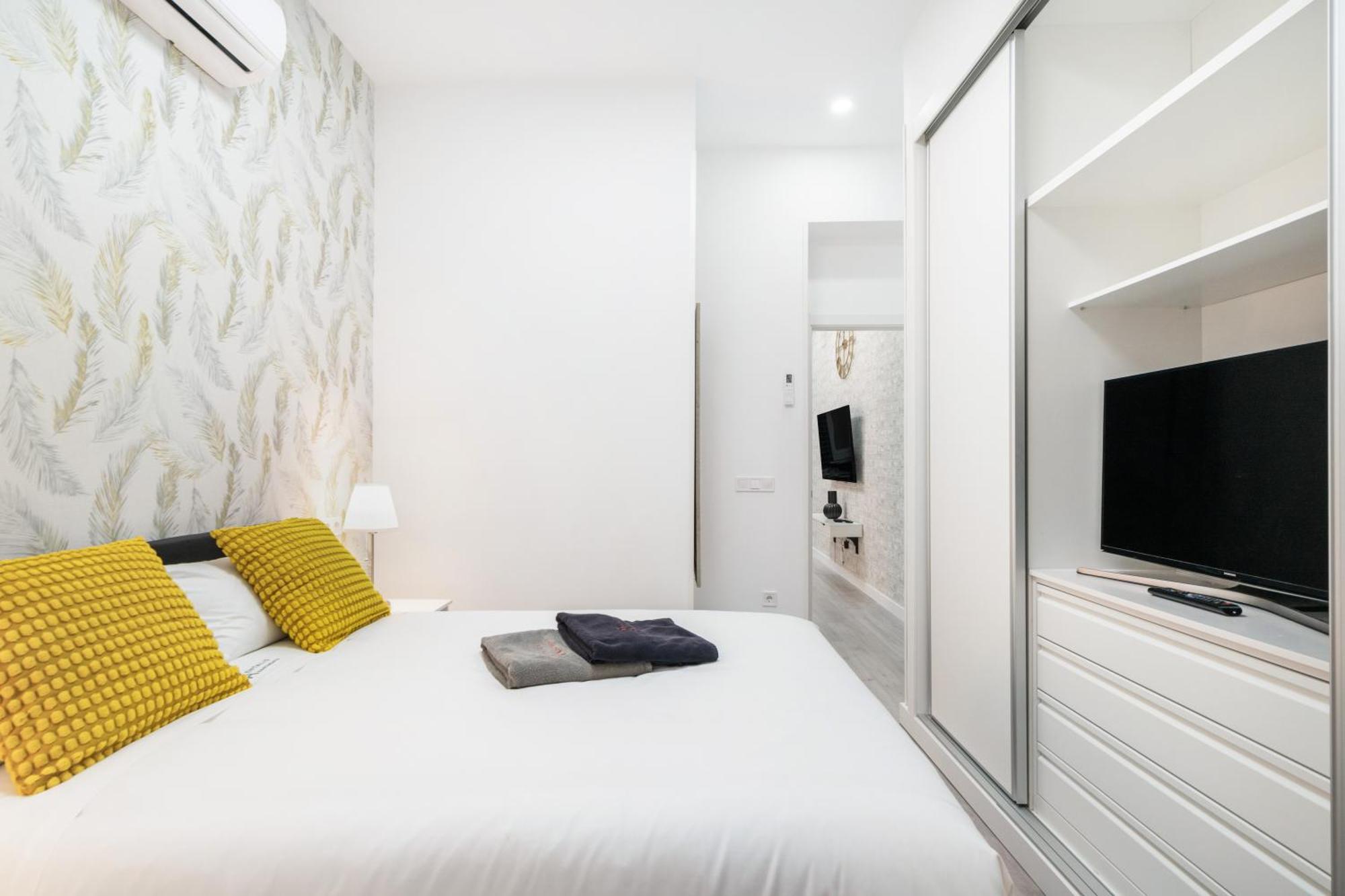 Chueca San Anton Apartment มาดริด ภายนอก รูปภาพ