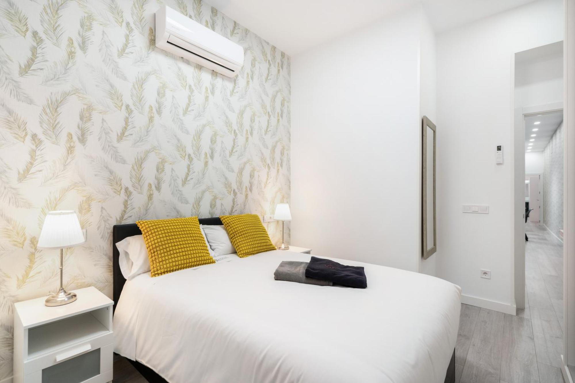 Chueca San Anton Apartment มาดริด ภายนอก รูปภาพ