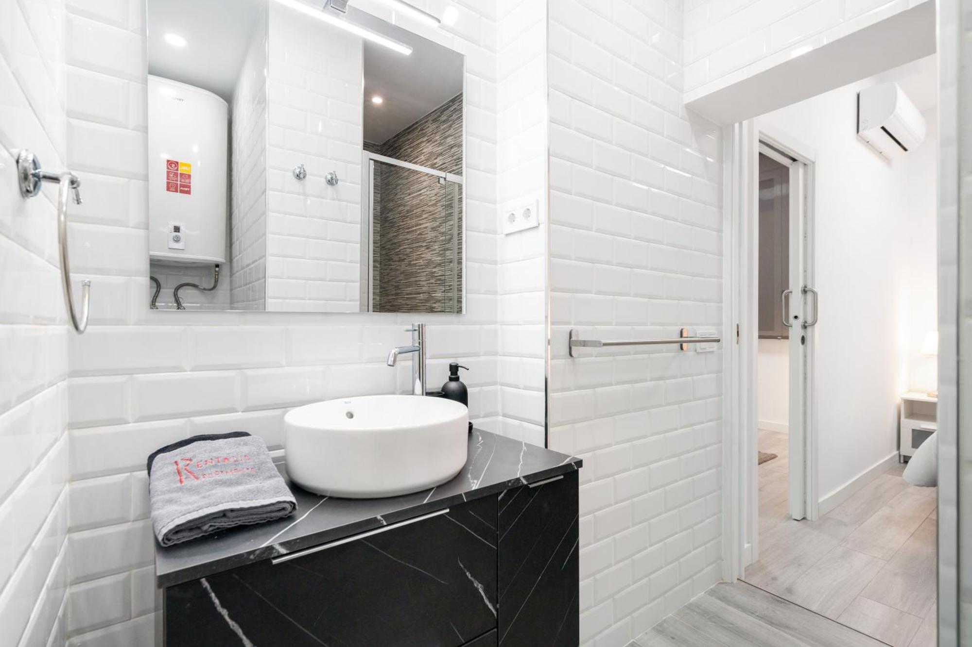 Chueca San Anton Apartment มาดริด ภายนอก รูปภาพ